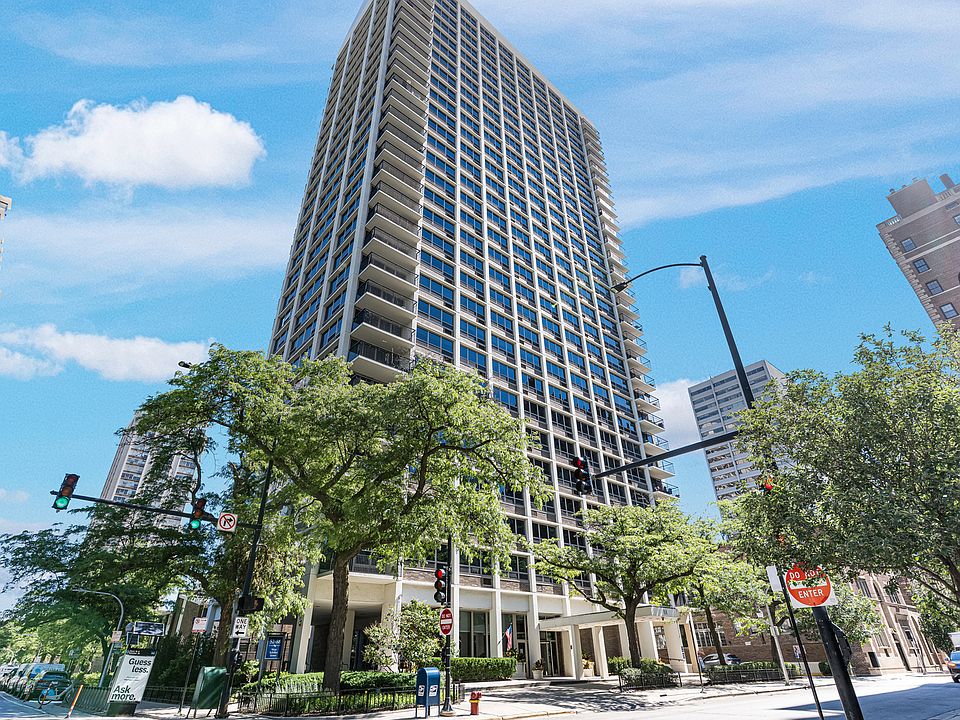 1st image of 88 W Schiller St APT 303L