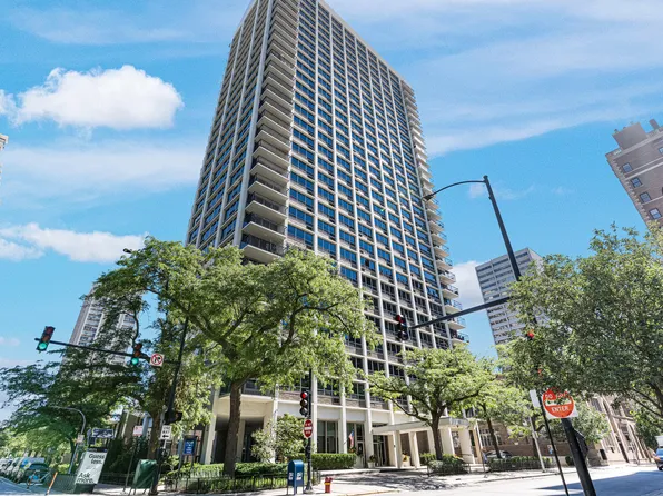 88 W Schiller St APT 303L, Chicago, IL 60610