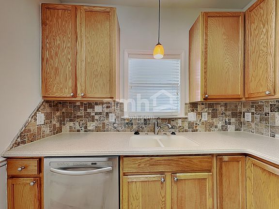 3rd image of 2488 Somerset Place Dr