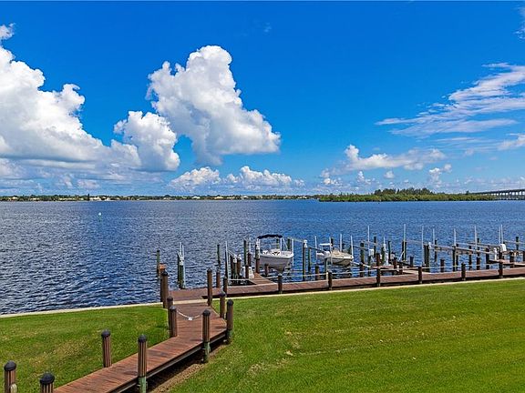4th image of 1900 Tarpon Ln Unit 3-201