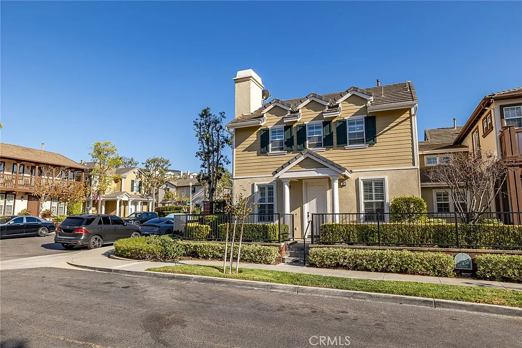 3 bed, 2.5 bath, 1984 sqft, $4,595 — Photo 4
