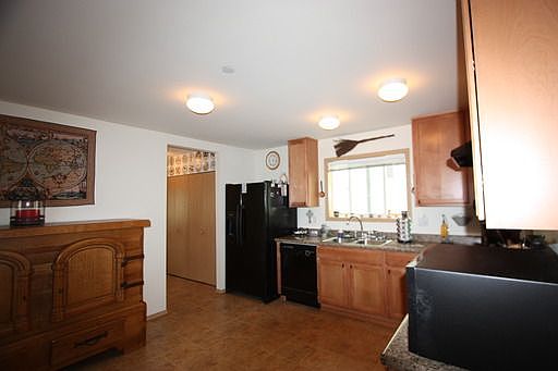 3rd image of 3214 Hoffman Hill Blvd