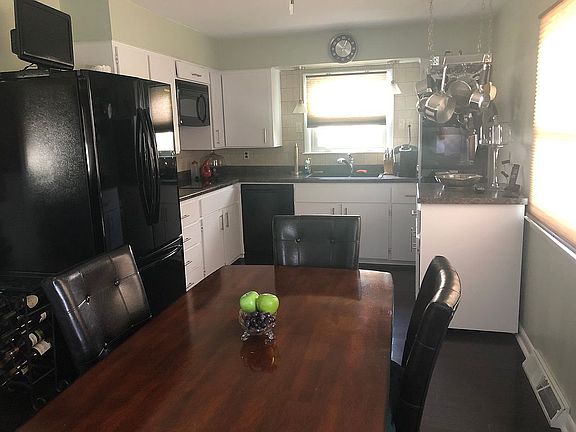 3rd image of 5451 Altona Dr