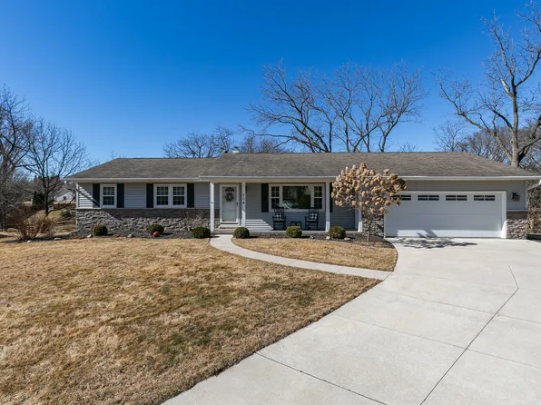 504 E 9th Avenue Ct, Coal Valley, IL 61240