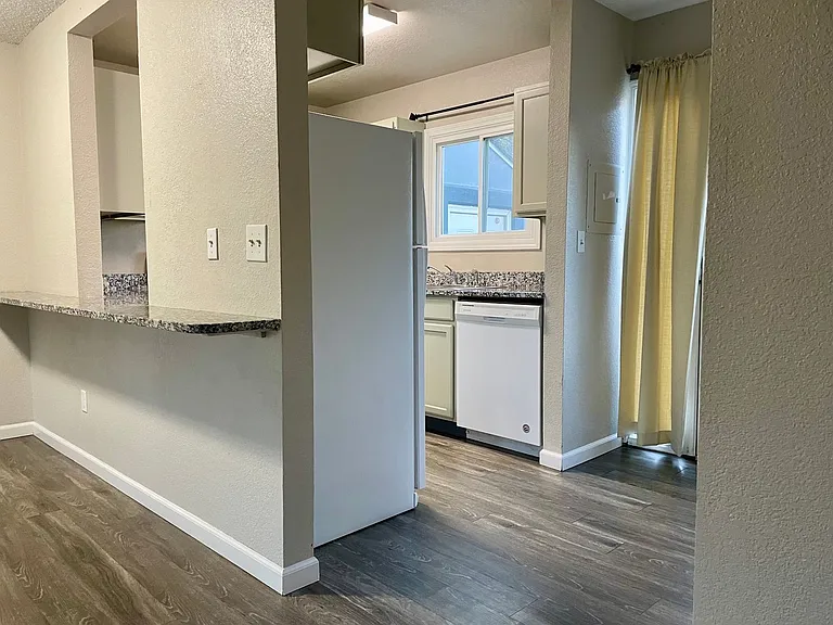 221 N Race St #A — Photo 6