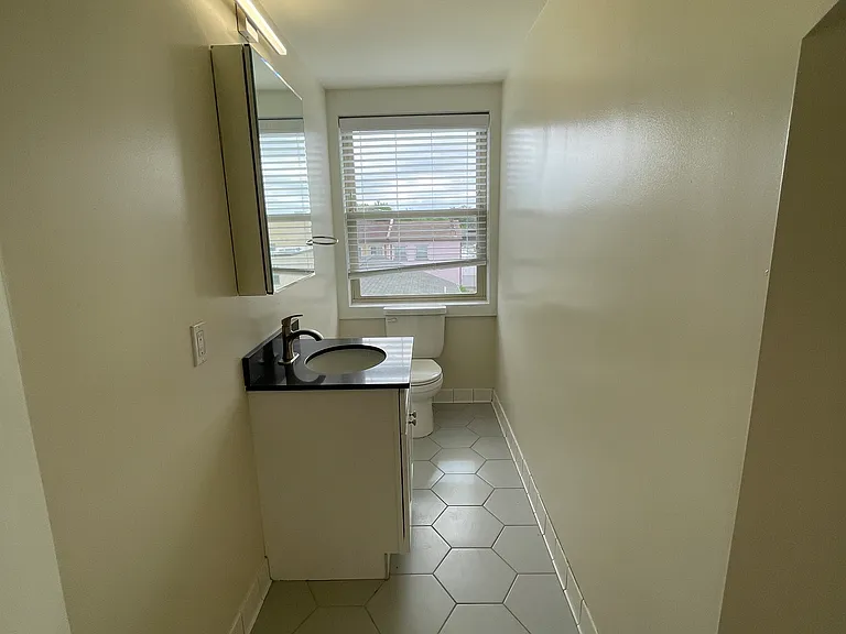 507 S 9th St #302 — Photo 15