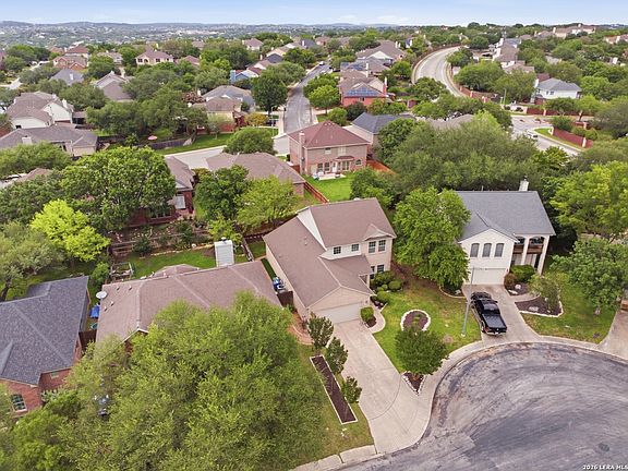 2nd image of 1511 Crescent Point