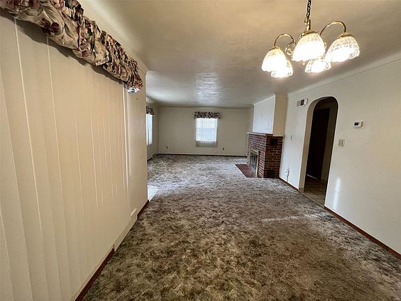 4th image of 2309 Fairview Cir