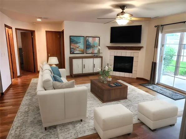 4611 1st Ave SW Unit 2, Cedar Rapids, IA 52404