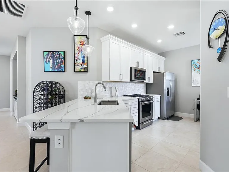 25029 Pearl Lake Cir — Photo 9