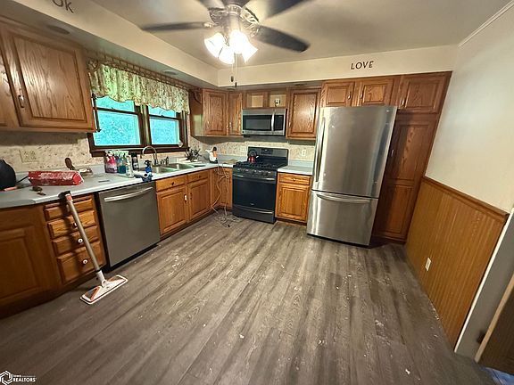 4th image of 2516 Avenue I