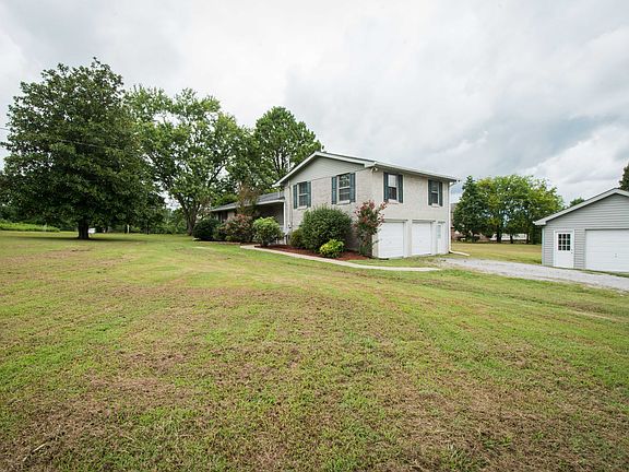 3rd image of 23 Greenwood Dr