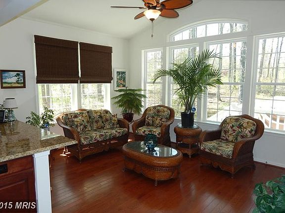 Sunroom w/Cathedral Ceiling