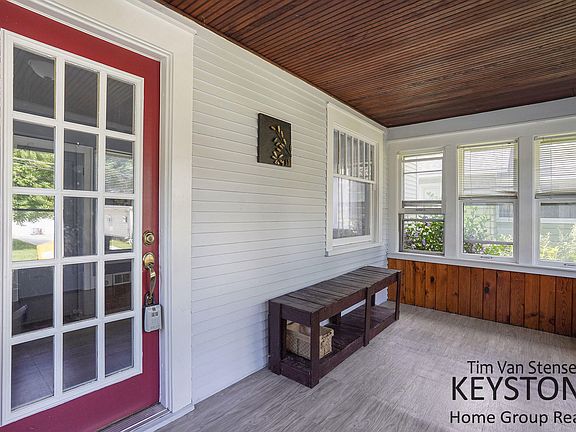 2nd image of 3280 Riverview Ave NE