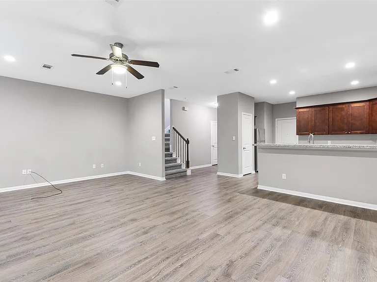 124 Artesian Way — Photo 6