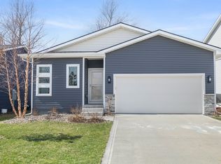 4616 167th St, Urbandale, IA 50323