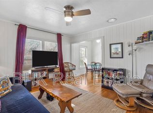 1915 Clover Ln, Fort Worth, TX 76107