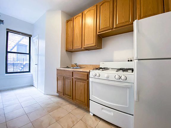 2nd image of 235 E 84th St #30B