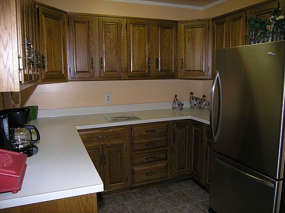 Lots of counter space! Stainless steel appliances! 
