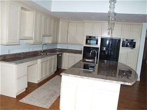 5th image of 9625 Larimar Dr #Bg9w
