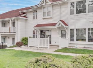 3128 Wood Rd #7L, Racine, WI 53406