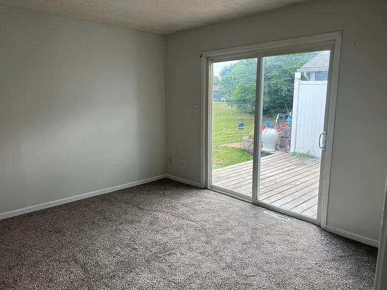 3829 Sherman Towne Dr — Photo 8