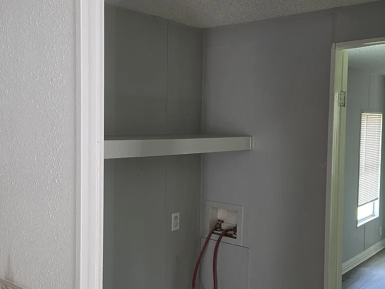1545 Swan Ct — Photo 7