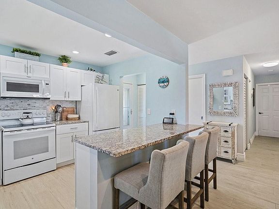 4th image of 3601 S Ocean Boulevard #107