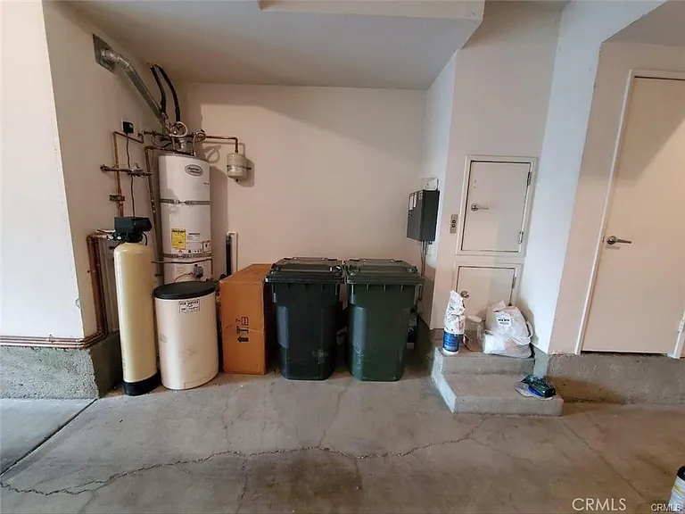 2251 Chaffee St — Photo 11