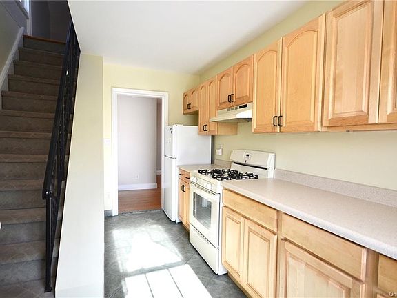 4th image of 302 Hayward St Floor 2
