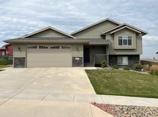 4437 Beringer Dr, Rapid City, SD 57701