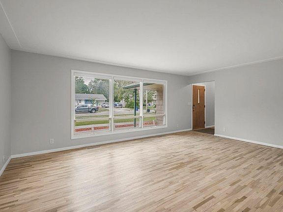 2nd image of 314 Orchard St N