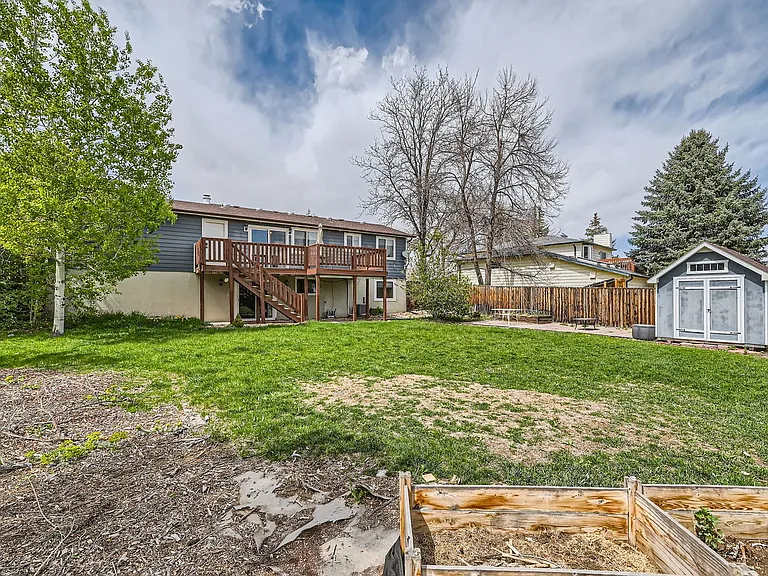 1186 N Franklin Ave — Photo 27