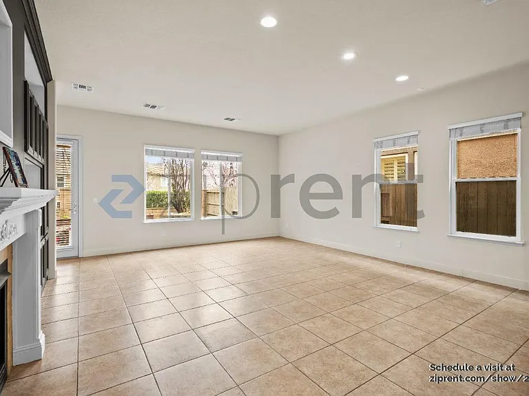 9208 Hallmark Pl — Photo 8