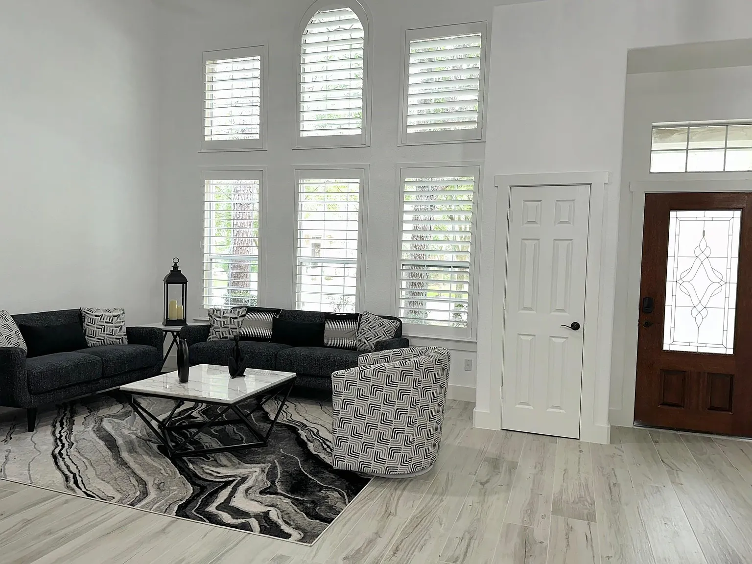 3 bed, 2.5 bath, 2129 sqft, $4,600 — Photo 1