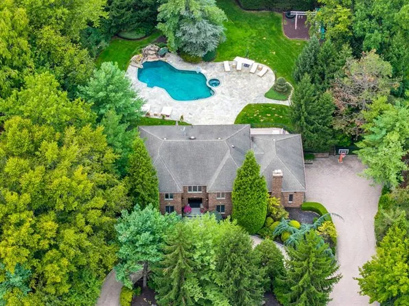 72 Adams Drive, Cresskill, NJ 07626