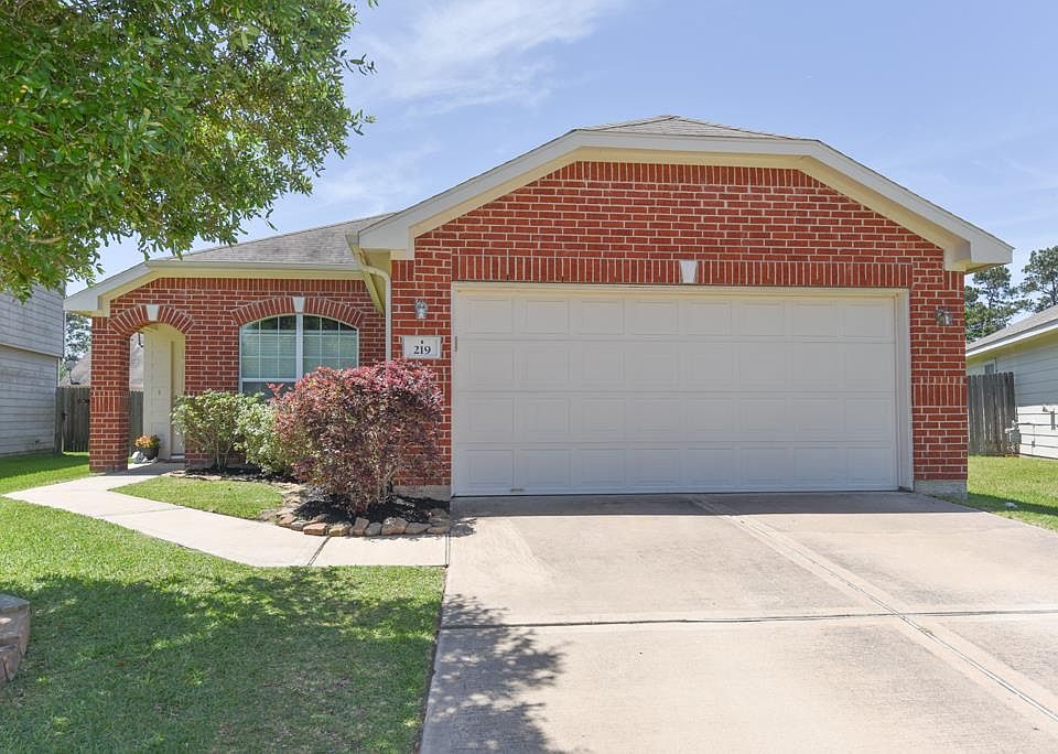 1st image of 219 Annatto Ln