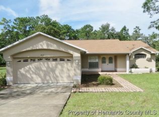 8121 Nightingale Rd, Weeki Wachee, FL 34613