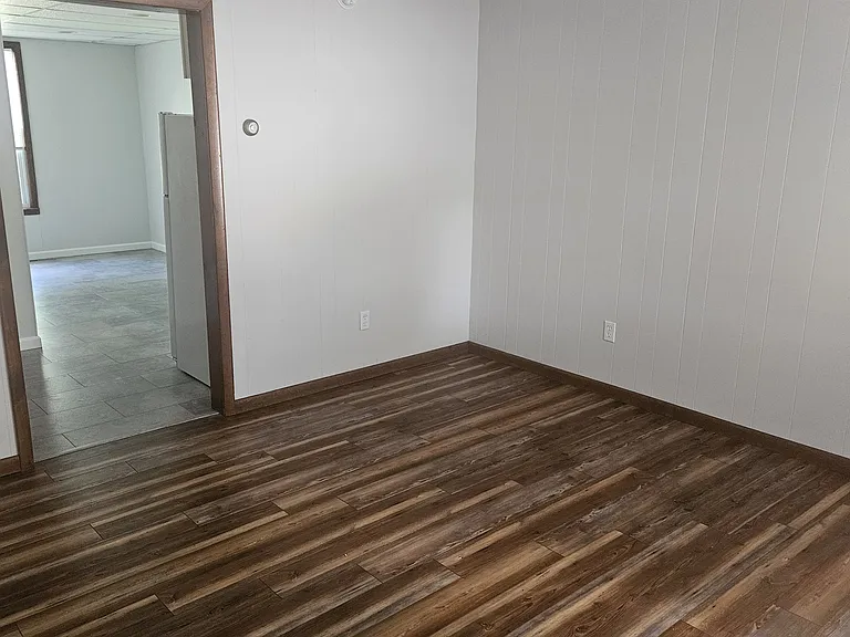 11 E Clinton St — Photo 2