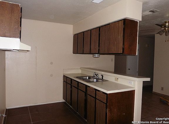 3rd image of 5018 Ed White Dr