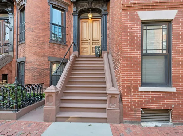 130 Pembroke St #2, Boston, MA 02118
