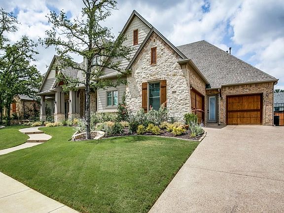 2nd image of 2613 Lake Shore Dr