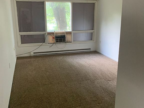 3rd image of 707 Saint Clair Ave APT 3