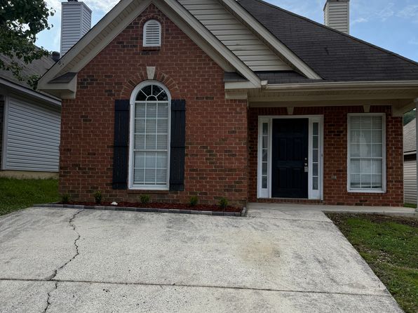 323 Forest Lakes Dr