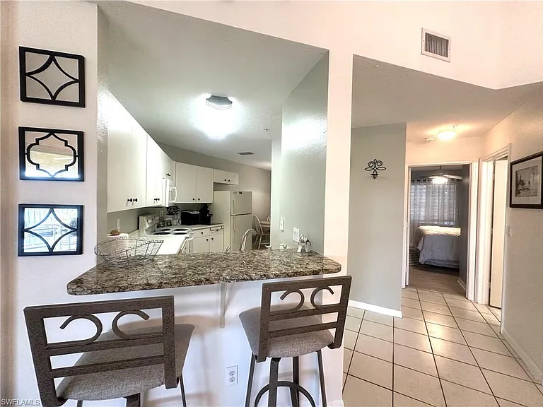 6880 Huntington Lakes Cir #203 — Photo 17