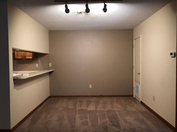 3rd image of 48 Ravencroft Ln