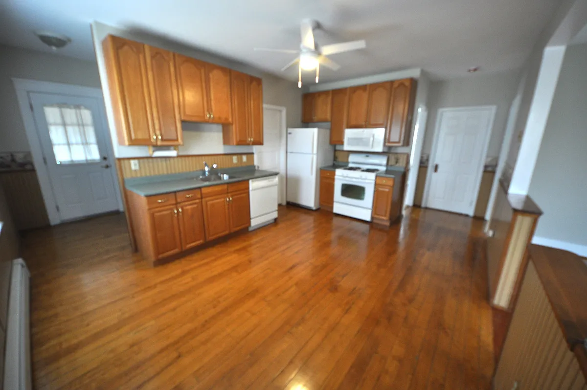 Building Photo - 26 Johnson St #A