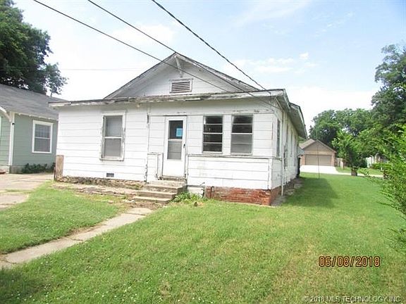 5th image of 130 W Bryan Ave