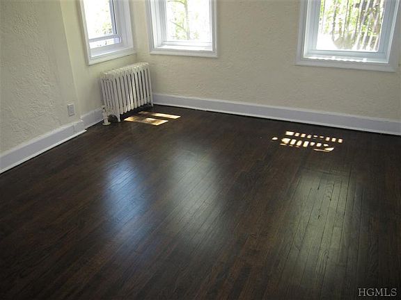 3rd image of 36 Oakwood Ave