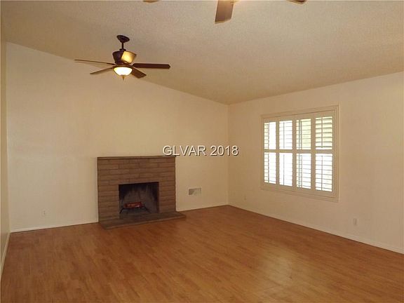 3rd image of 4113 Rubidoux Dr
